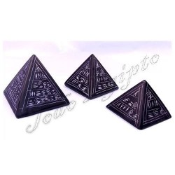 Pirámides Granito Negro
